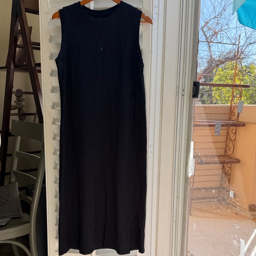 Universal Thread Black muscle tee shirt dress